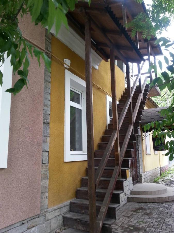 Міні-Готель Бахус Kamianets-Podilsky Extérieur photo